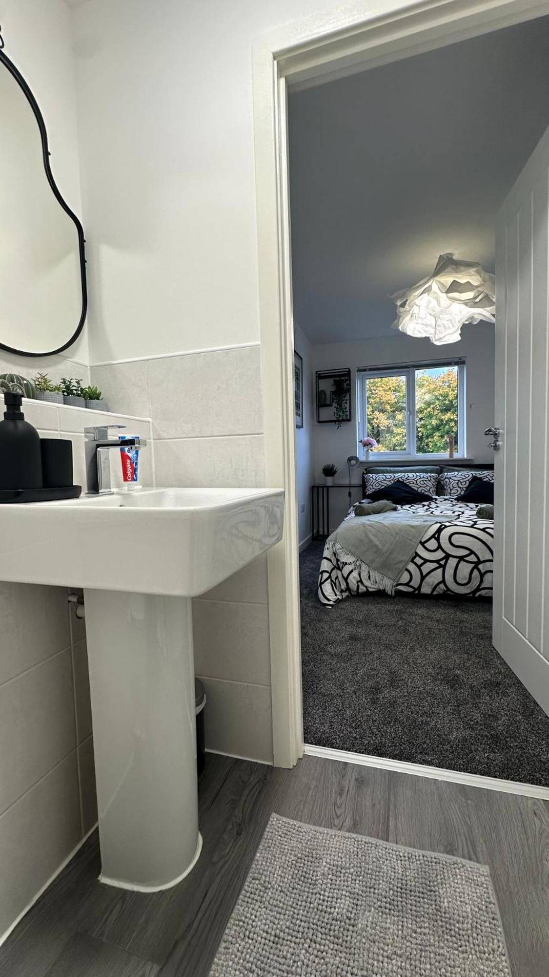Newbuild Riverview 3bdr House Near Glasgow Holiday home *