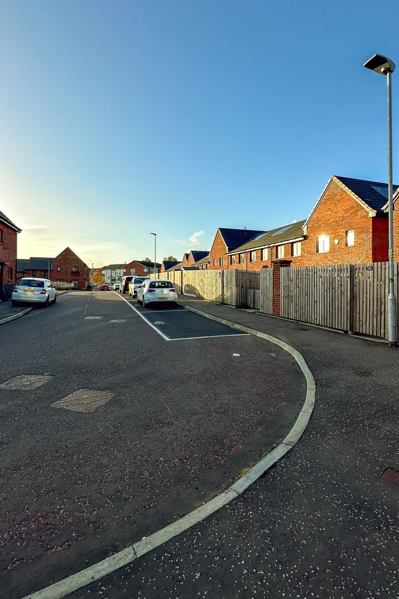 Newbuild Riverview 3bdr House Near Glasgow * Dalmuir